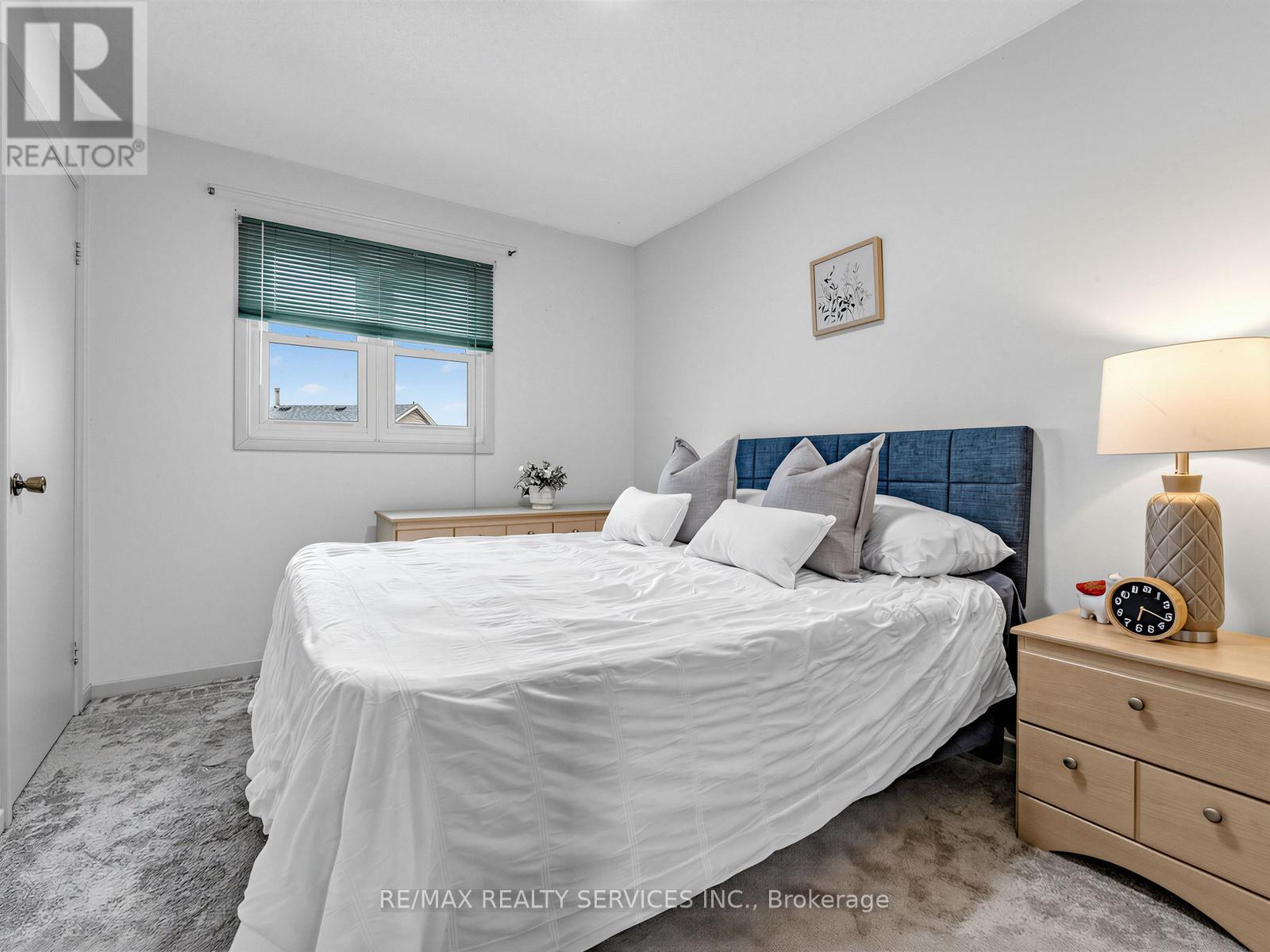 32 Helios Place, Brampton (Heart Lake West), Ontario  L6Z 2B2 - Photo 21 - W12855880