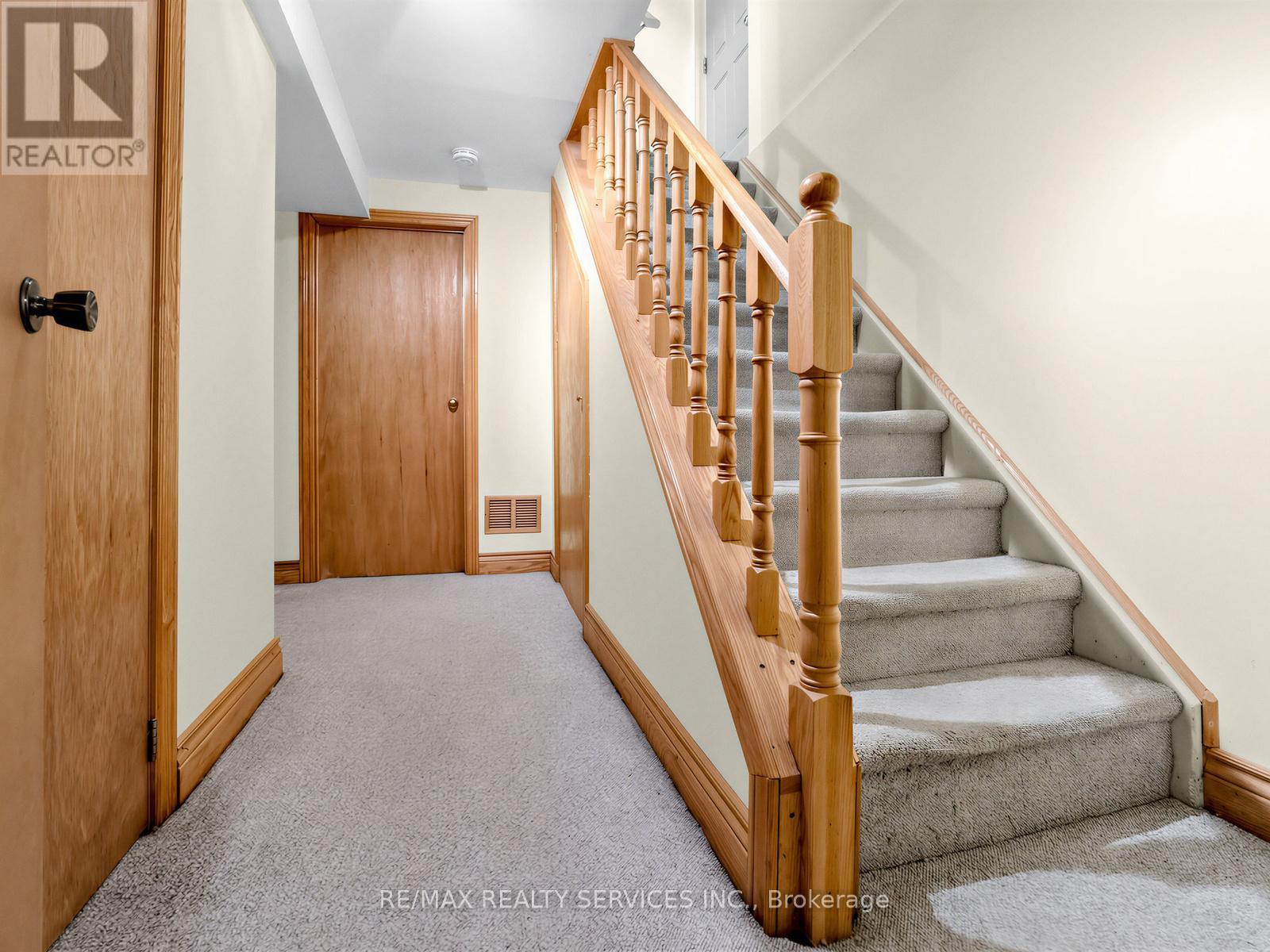 32 Helios Place, Brampton (Heart Lake West), Ontario  L6Z 2B2 - Photo 26 - W12855880