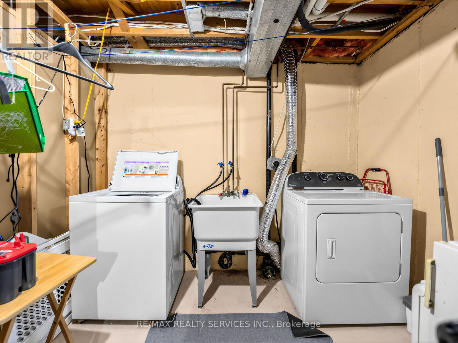 32 Helios Place, Brampton (Heart Lake West), Ontario  L6Z 2B2 - Photo 31 - W12855880