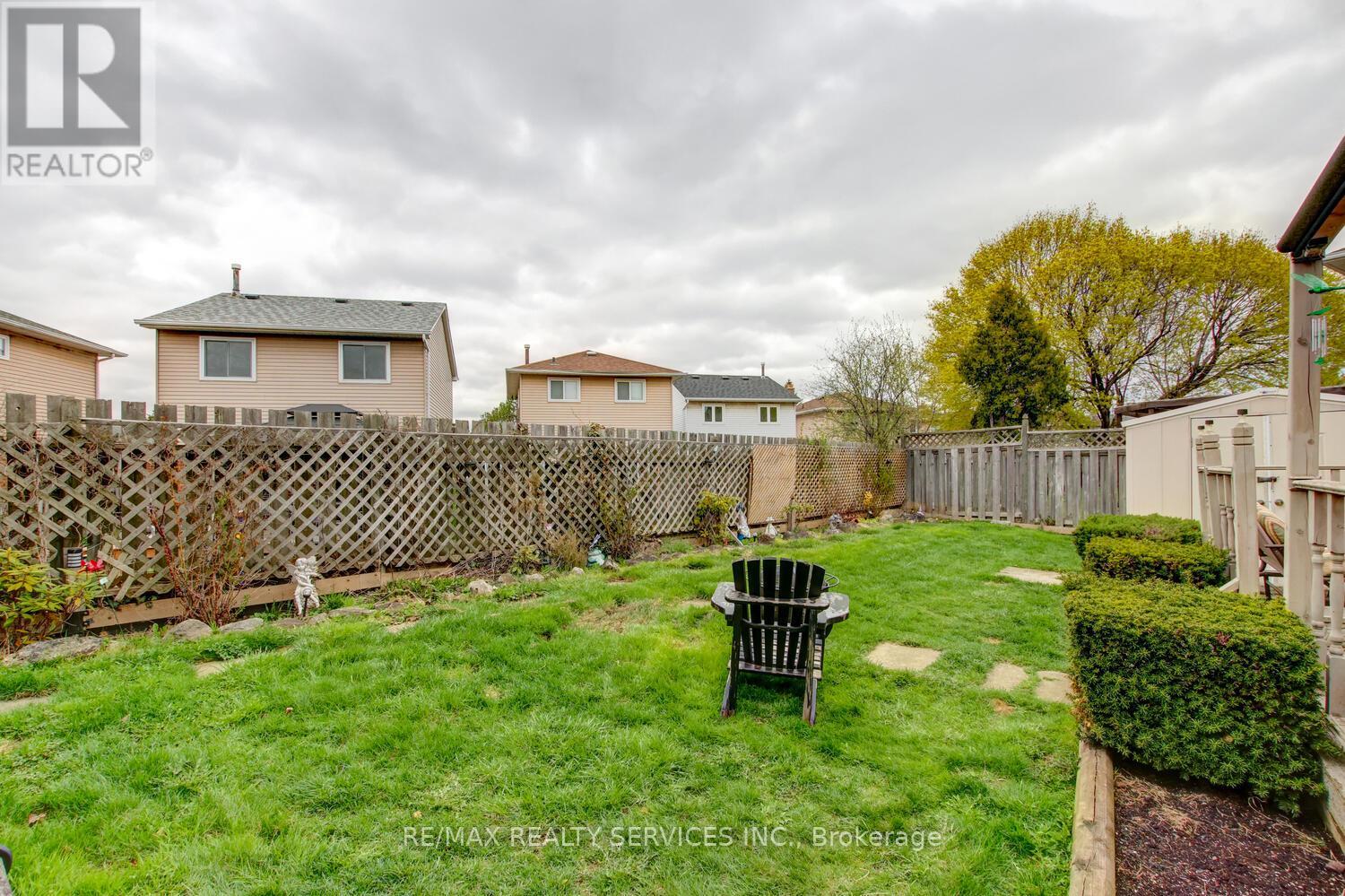 32 Helios Place, Brampton (Heart Lake West), Ontario  L6Z 2B2 - Photo 38 - W12855880