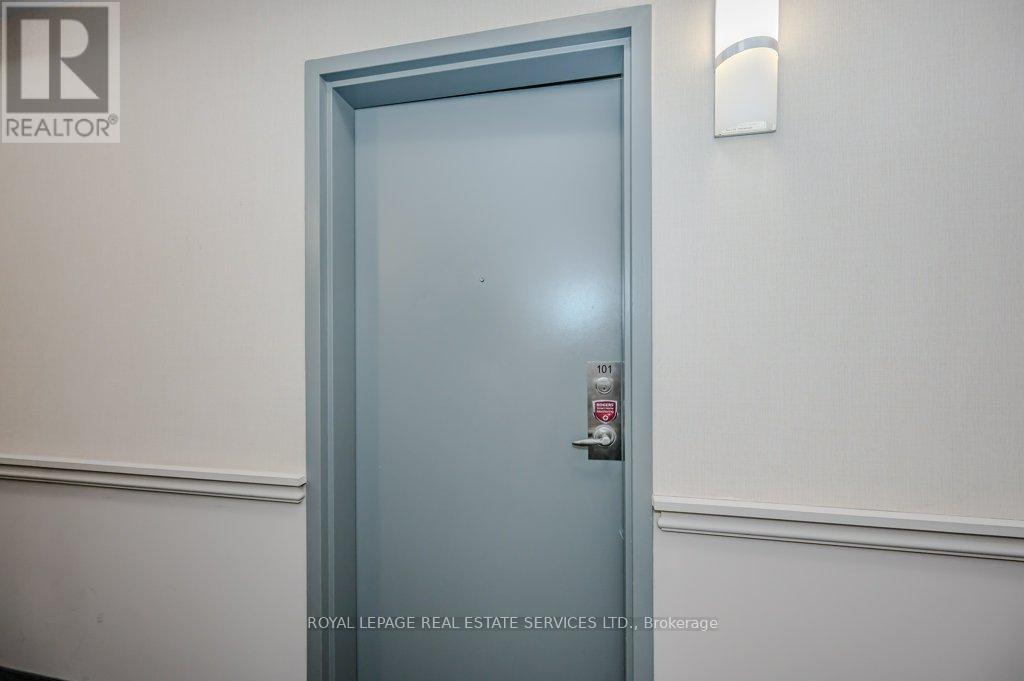 101 - 3055 Thomas Street, Mississauga (Churchill Meadows), Ontario  L5M 0M4 - Photo 4 - W12855892