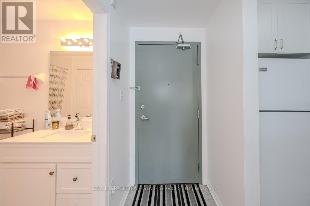 101 - 3055 Thomas Street, Mississauga (Churchill Meadows), Ontario  L5M 0M4 - Photo 5 - W12855892