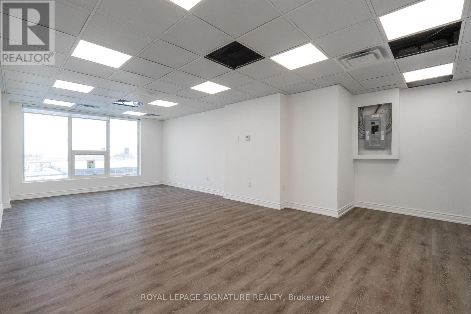 224 - 600 Dixon Road, Toronto (West Humber-Clairville), Ontario  M9W 1J1 - Photo 4 - W12855922