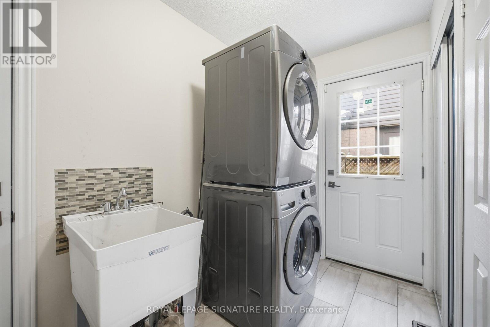 6326 Millers Grove, Mississauga, Ontario  L5N 3H7 - Photo 17 - W12855926