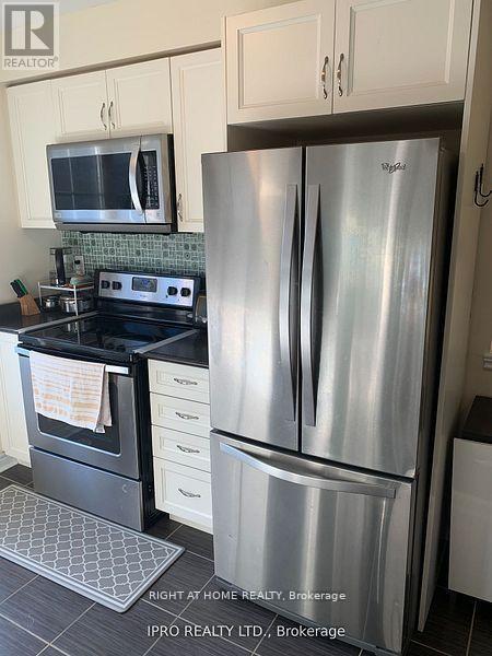 62 Soldier Street, Brampton (Northwest Brampton), Ontario  L7A 4B6 - Photo 2 - W12855976