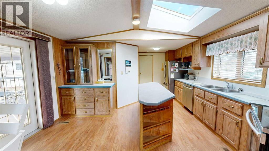 2933 31 Avenue S, Lethbridge, Alberta  T1K 6S6 - Photo 3 - A2291093