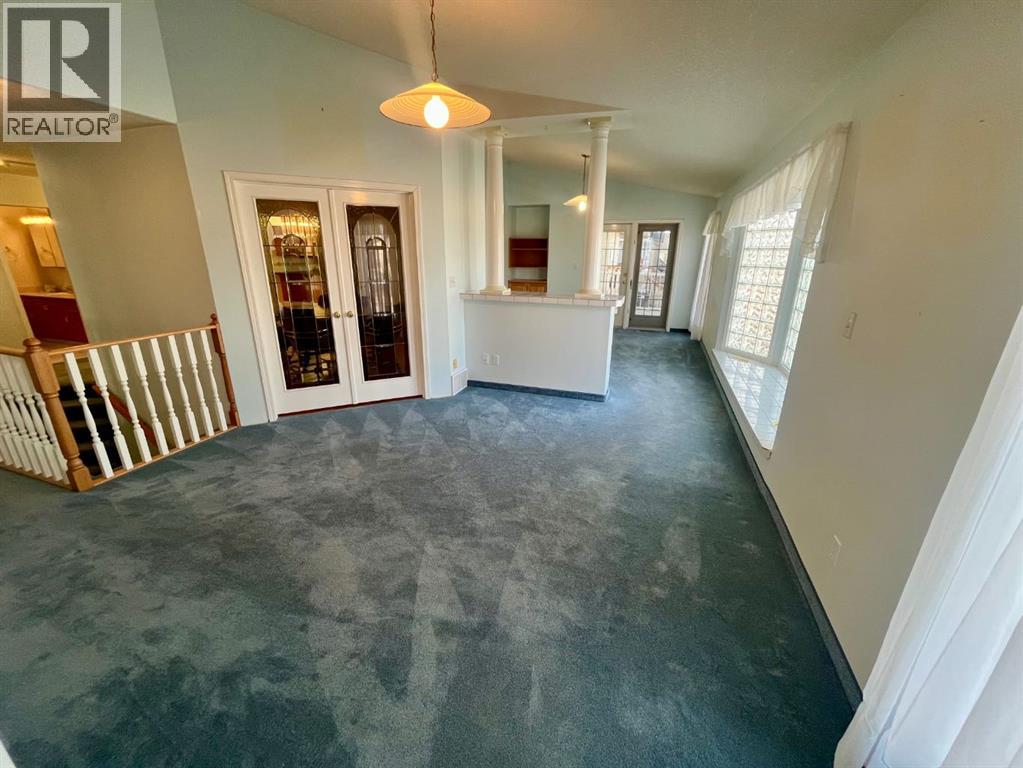 362 Boutin Avenue, Hinton, Alberta  T7V 1A2 - Photo 2 - A2285637