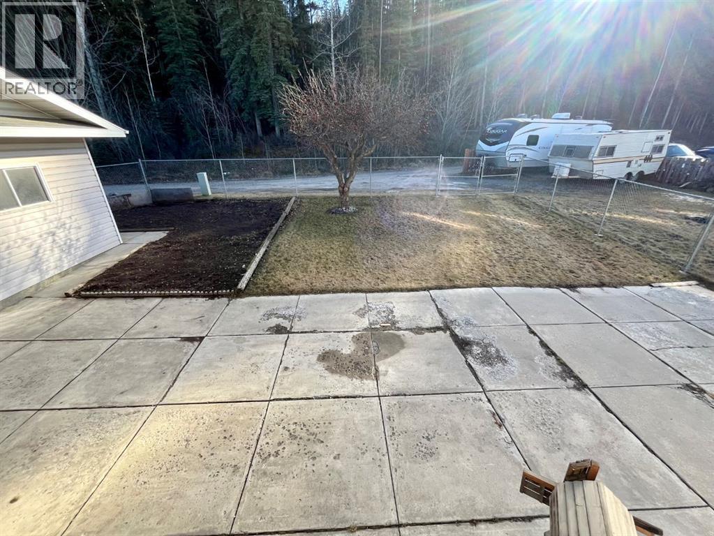 362 Boutin Avenue, Hinton, Alberta  T7V 1A2 - Photo 27 - A2285637