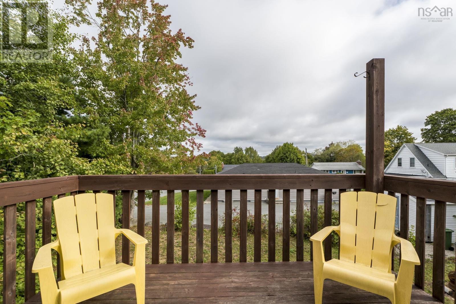 28 Forest Hill Road, Bridgewater, Nova Scotia  B4V 1T8 - Photo 3 - 202524313