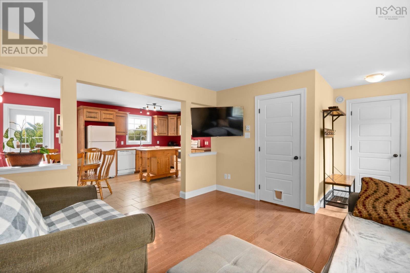 28 Forest Hill Road, Bridgewater, Nova Scotia  B4V 1T8 - Photo 7 - 202524313