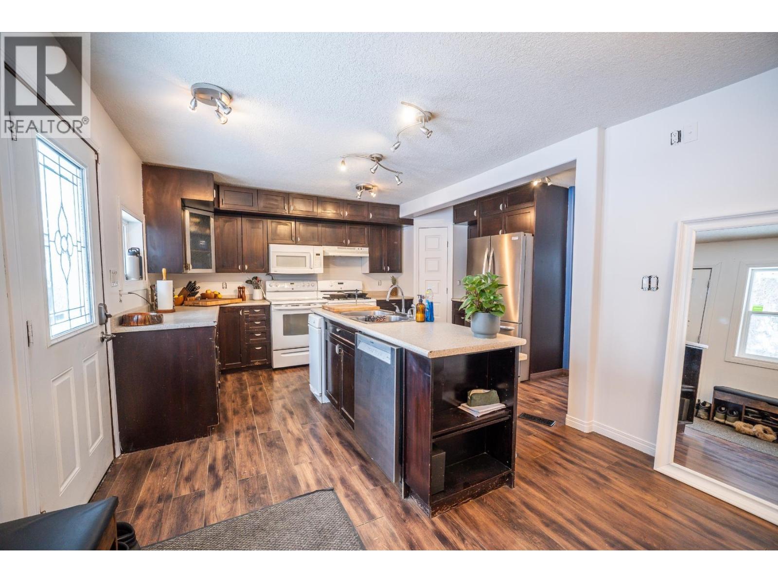 8311 99 Avenue, Fort St. John, British Columbia  V1J 1S8 - Photo 7 - R3096965