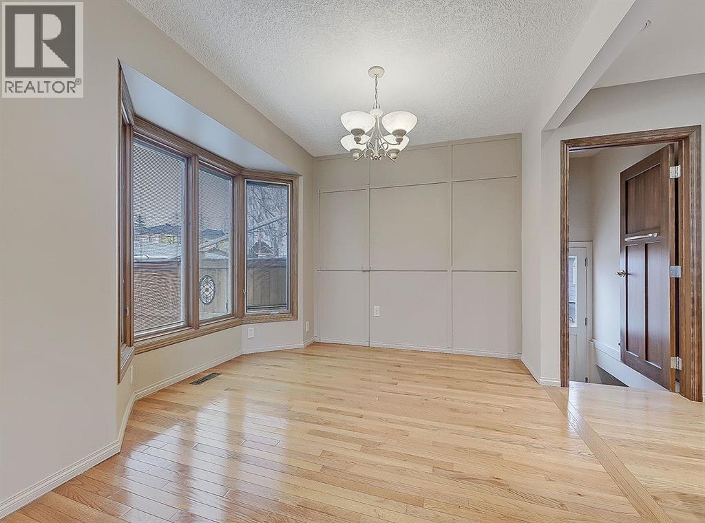 44 Granlea Place Sw, Calgary, Alberta  T3E 4K2 - Photo 5 - A2285137