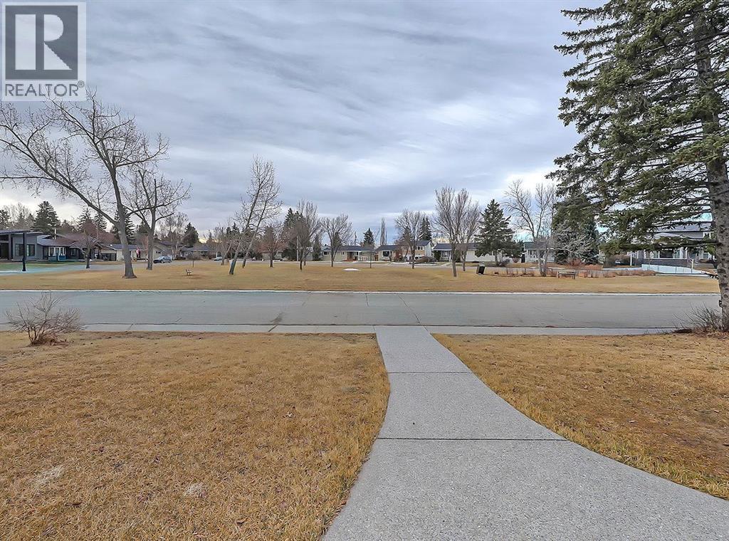 44 Granlea Place Sw, Calgary, Alberta  T3E 4K2 - Photo 24 - A2285137