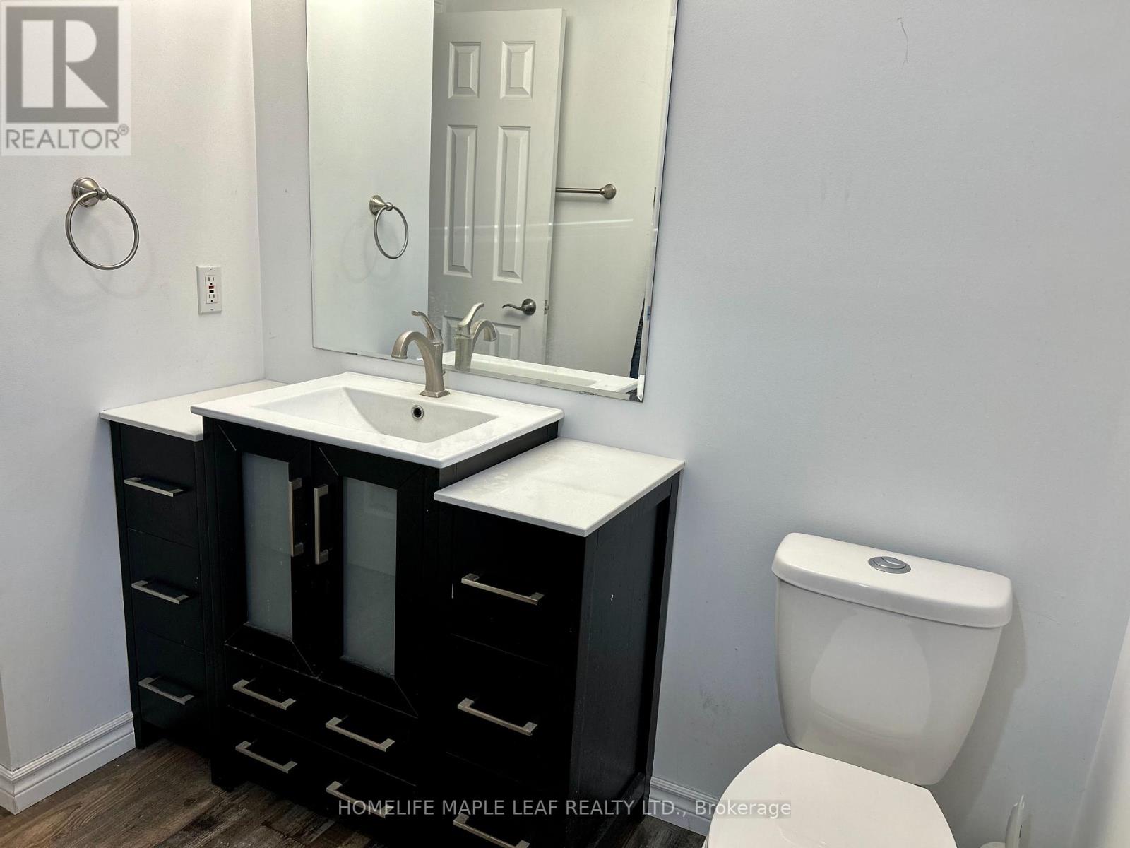 Upper - 14 Old Orchard Glen, Woodstock, Ontario  N4V 1G2 - Photo 16 - X12855798