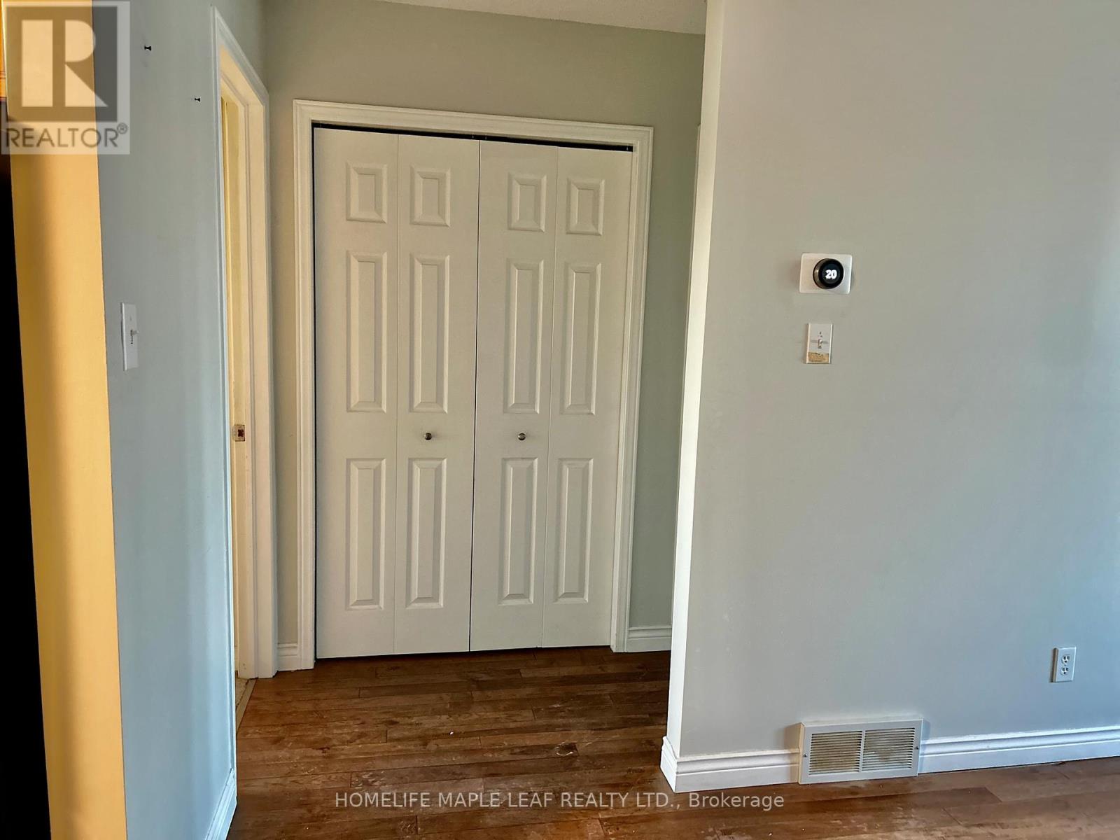 Upper - 14 Old Orchard Glen, Woodstock, Ontario  N4V 1G2 - Photo 8 - X12855798