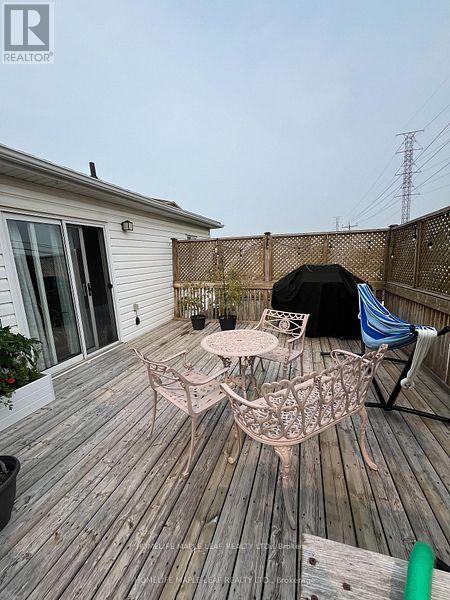 Side Un - 14 Old Orchard Glen, Woodstock, Ontario  N4V 1G2 - Photo 17 - X12855800