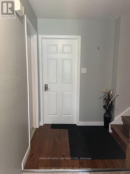 Side Un - 14 Old Orchard Glen, Woodstock, Ontario  N4V 1G2 - Photo 2 - X12855800