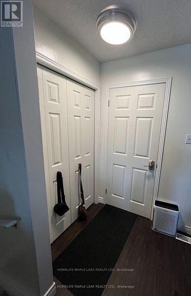 Side Un - 14 Old Orchard Glen, Woodstock, Ontario  N4V 1G2 - Photo 3 - X12855800