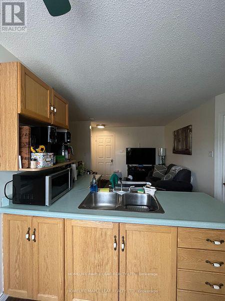 Side Un - 14 Old Orchard Glen, Woodstock, Ontario  N4V 1G2 - Photo 5 - X12855800