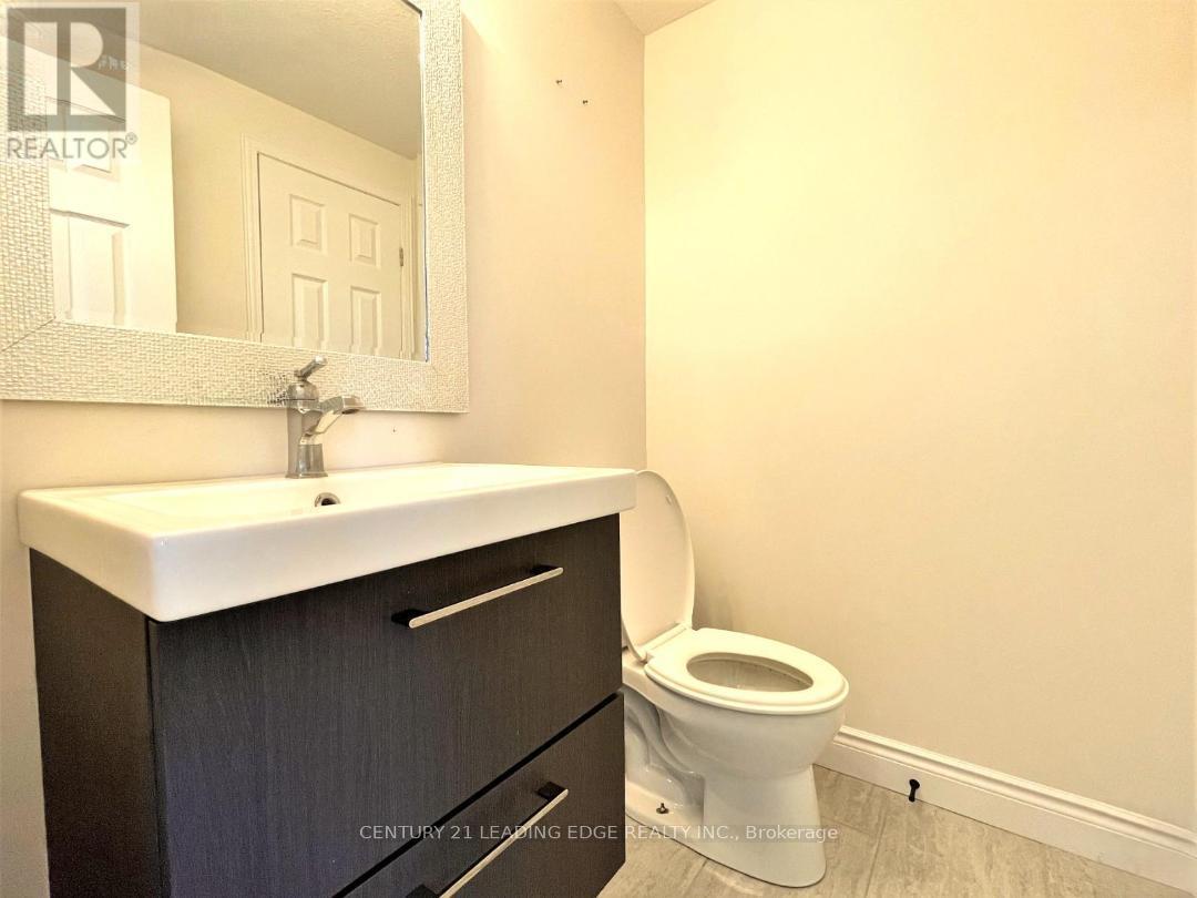 6 Highbrook Street, Kitchener, Ontario  N2E 3P1 - Photo 5 - X12855838