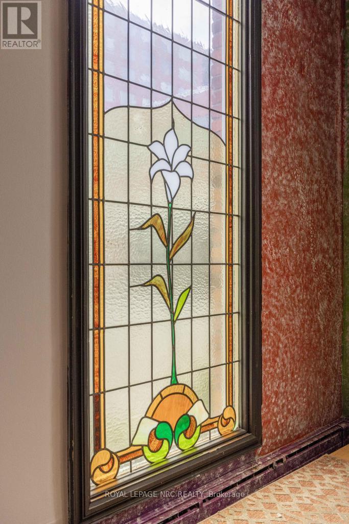 22 Academy Street, St. Catharines (Downtown), Ontario  L2R 4Z6 - Photo 11 - X12855940