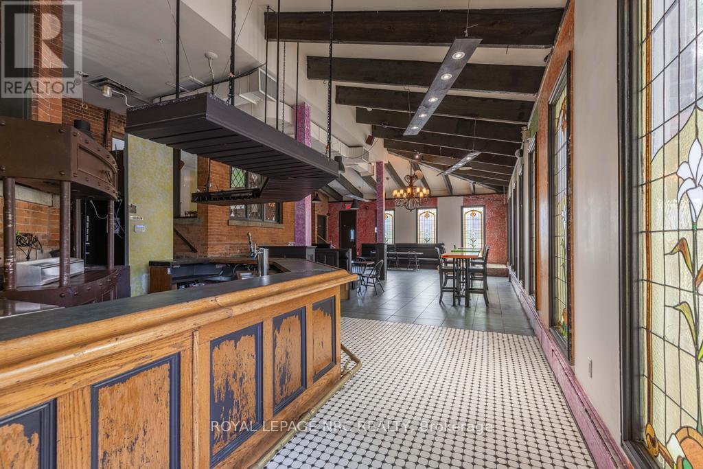 22 Academy Street, St. Catharines (Downtown), Ontario  L2R 4Z6 - Photo 13 - X12855940