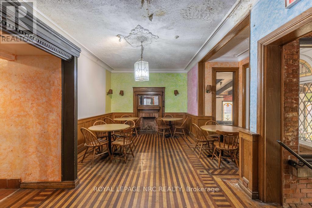 22 Academy Street, St. Catharines (Downtown), Ontario  L2R 4Z6 - Photo 17 - X12855940