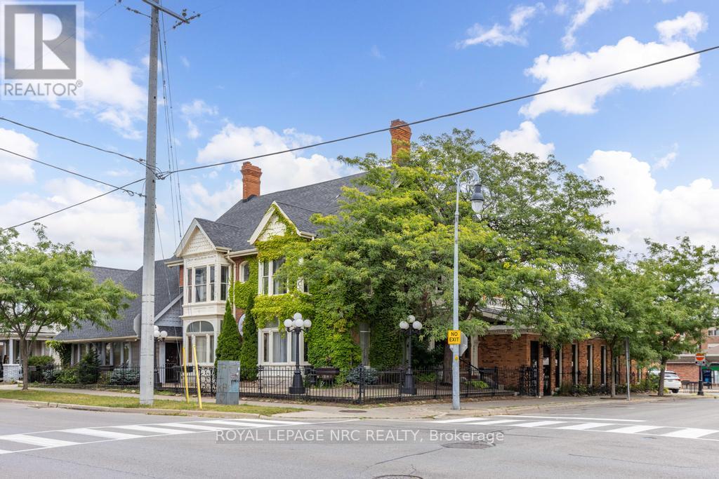 22 Academy Street, St. Catharines (Downtown), Ontario  L2R 4Z6 - Photo 2 - X12855940