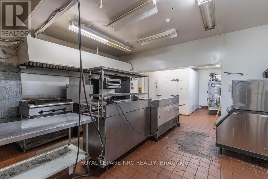 22 Academy Street, St. Catharines (Downtown), Ontario  L2R 4Z6 - Photo 23 - X12855940