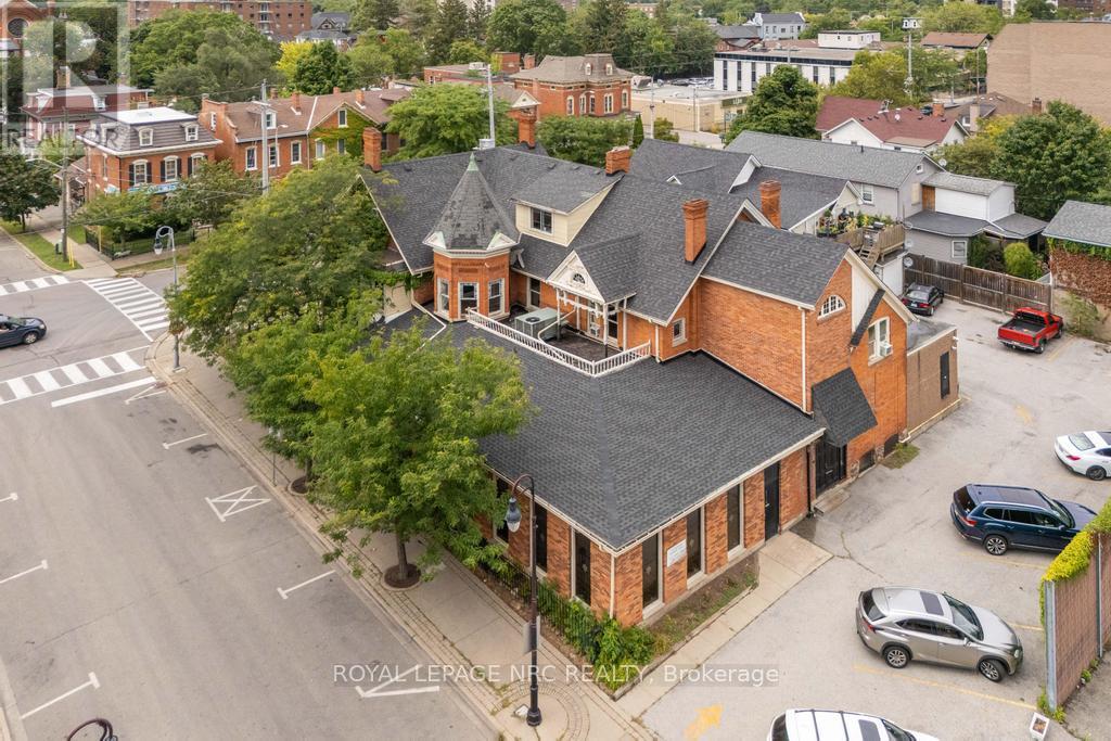 22 Academy Street, St. Catharines (Downtown), Ontario  L2R 4Z6 - Photo 3 - X12855940
