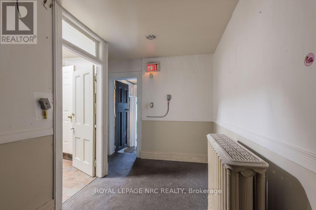 22 Academy Street, St. Catharines (Downtown), Ontario  L2R 4Z6 - Photo 41 - X12855940