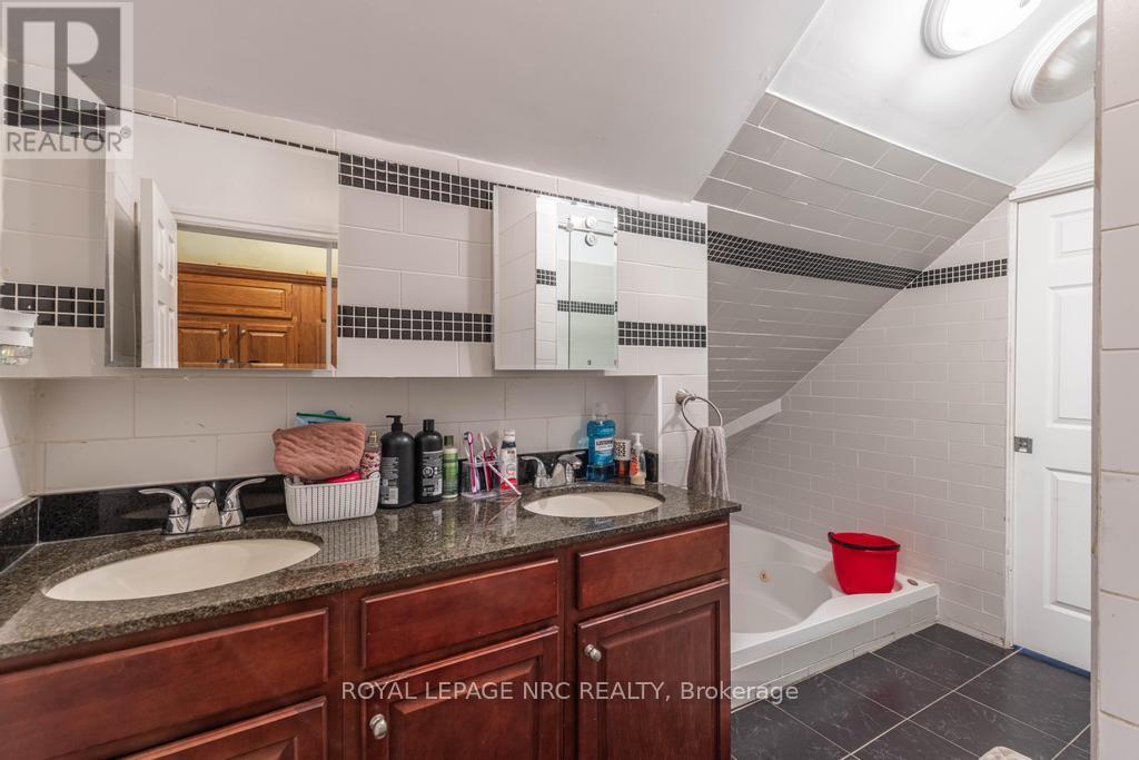 22 Academy Street, St. Catharines (Downtown), Ontario  L2R 4Z6 - Photo 47 - X12855940