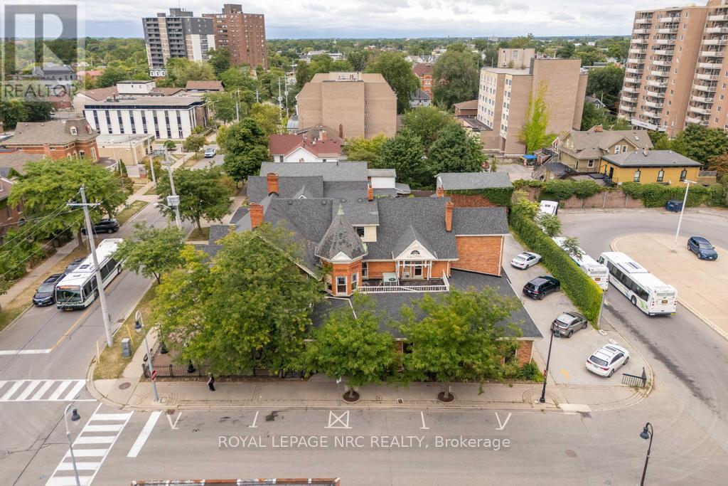 22 Academy Street, St. Catharines (Downtown), Ontario  L2R 4Z6 - Photo 6 - X12855940