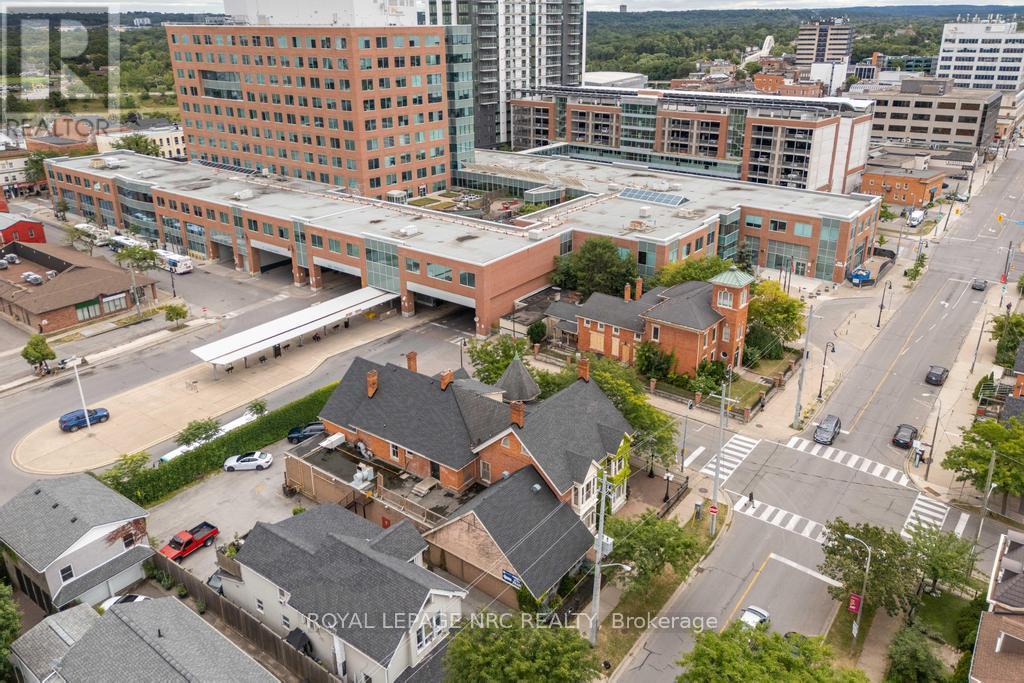 22 Academy Street, St. Catharines (Downtown), Ontario  L2R 4Z6 - Photo 7 - X12855940