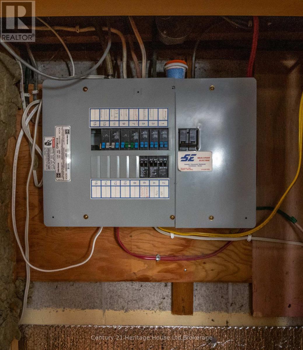 1064 Sovereign Road, Woodstock (Woodstock - North), Ontario  N4S 5P2 - Photo 40 - X12856014