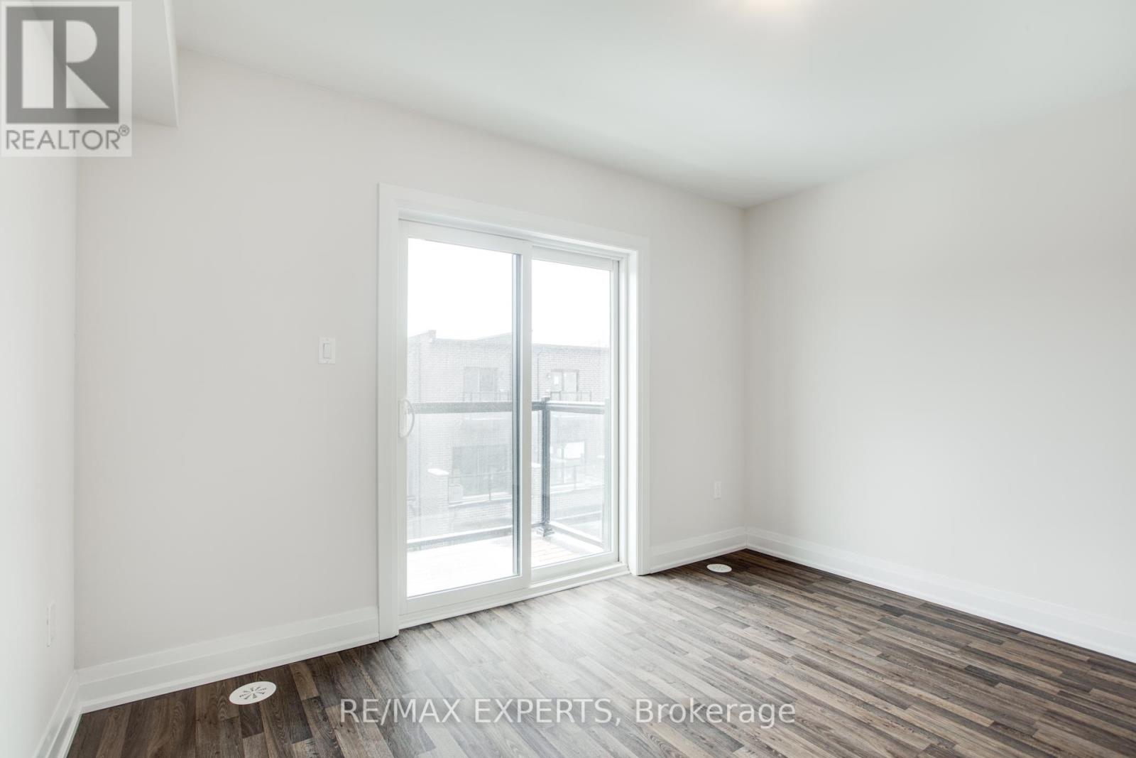 57 Creekbank Road, Toronto, Ontario  M6L 0A3 - Photo 12 - W12855990