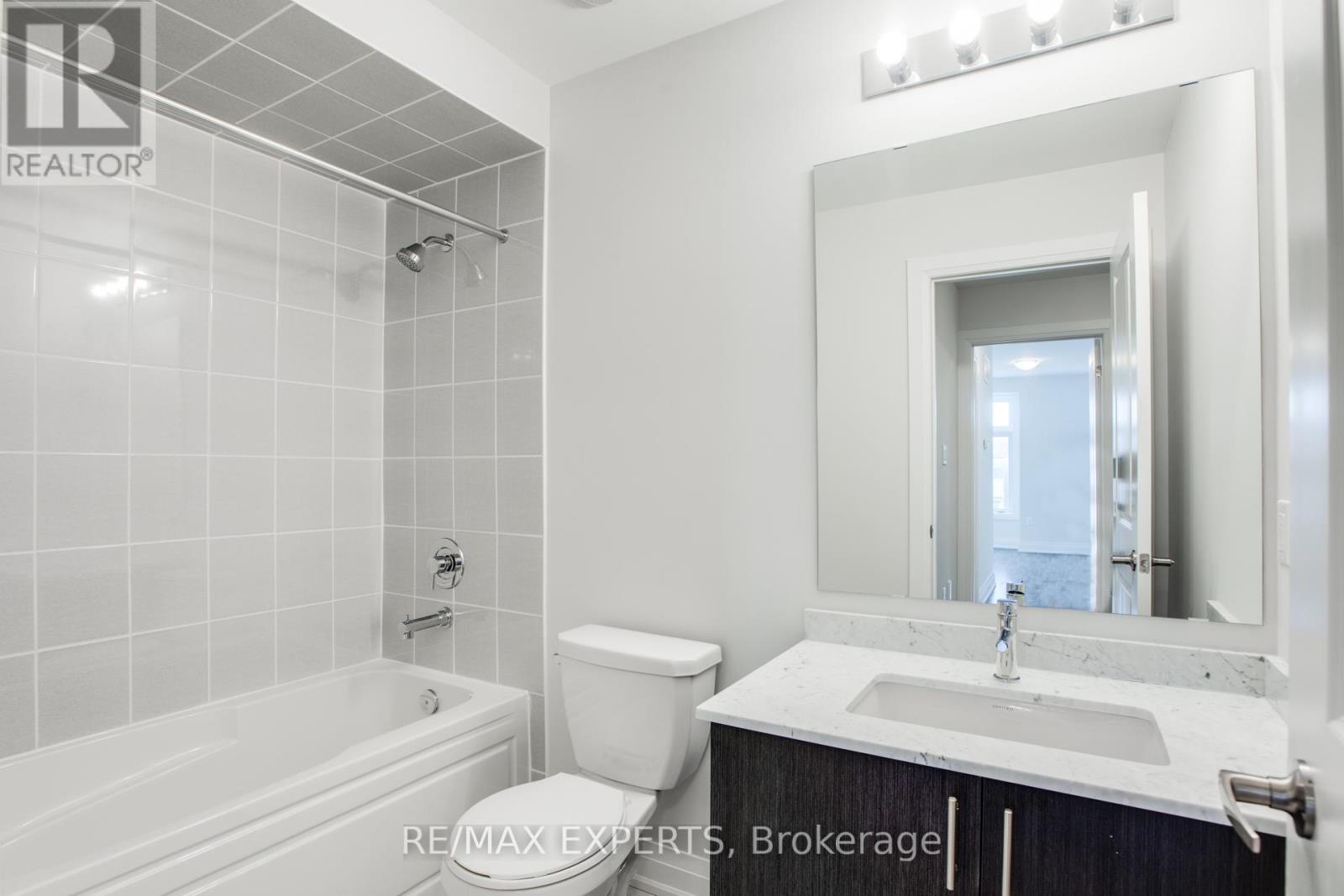 57 Creekbank Road, Toronto, Ontario  M6L 0A3 - Photo 16 - W12855990