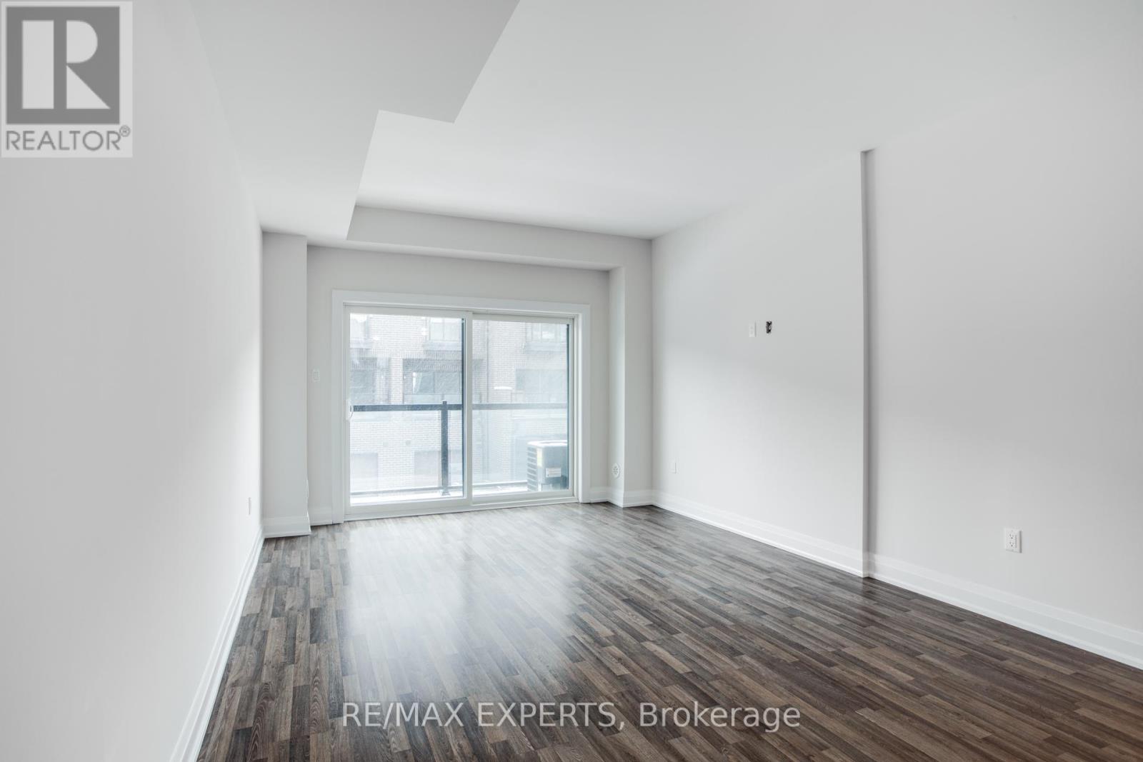 57 Creekbank Road, Toronto, Ontario  M6L 0A3 - Photo 5 - W12855990