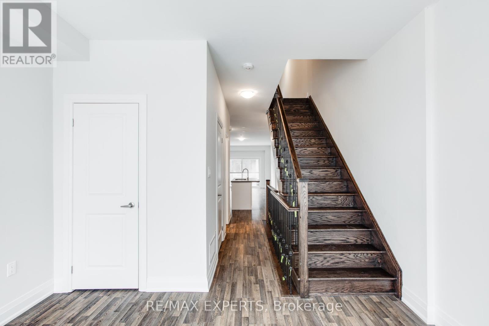 57 Creekbank Road, Toronto, Ontario  M6L 0A3 - Photo 9 - W12855990