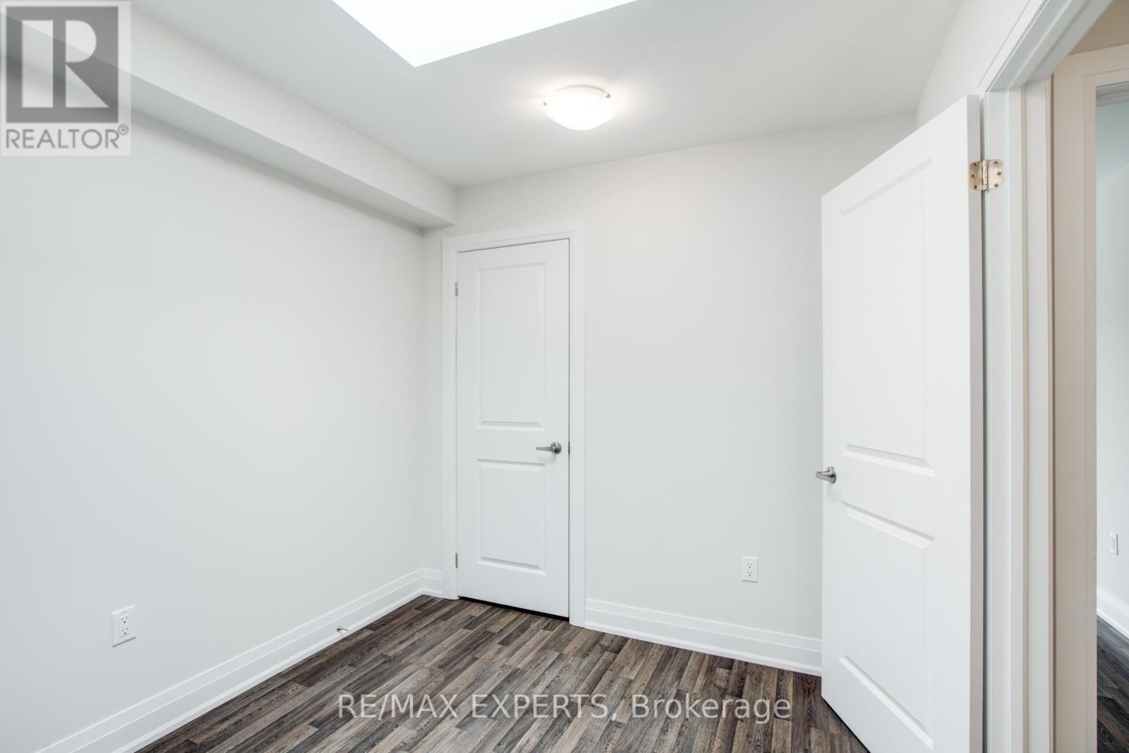 57 Creekbank Road, Toronto, Ontario  M6L 0A3 - Photo 19 - W12855990