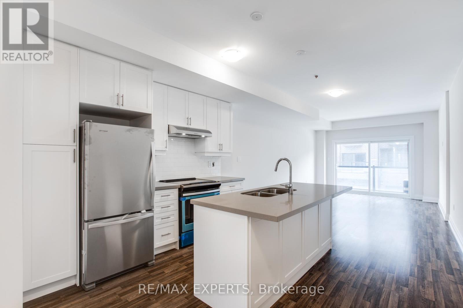 57 Creekbank Road, Toronto, Ontario  M6L 0A3 - Photo 4 - W12855990