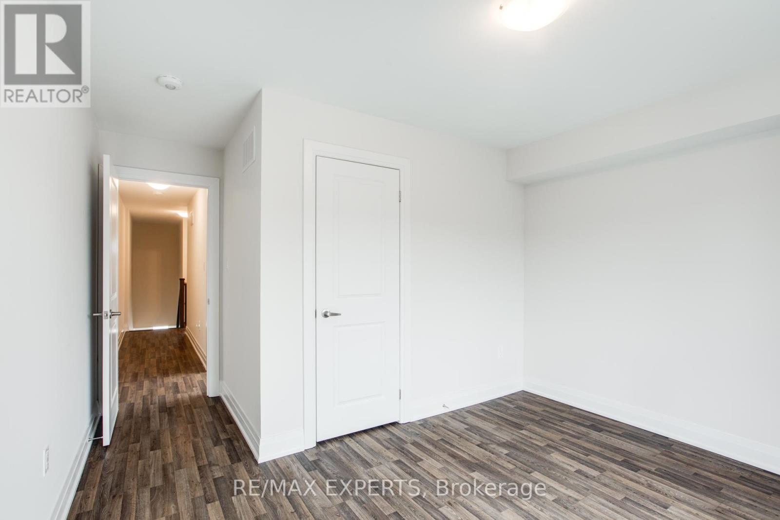 57 Creekbank Road, Toronto, Ontario  M6L 0A3 - Photo 15 - W12855990