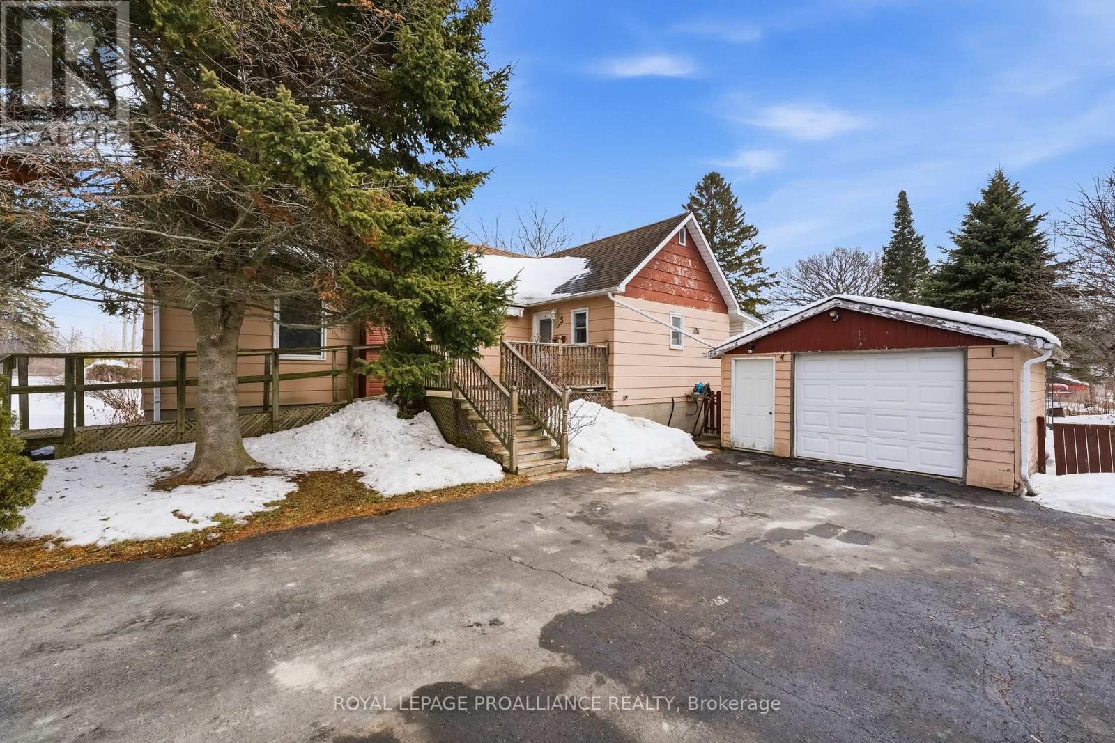 5 LYONS STREET, brighton, Ontario