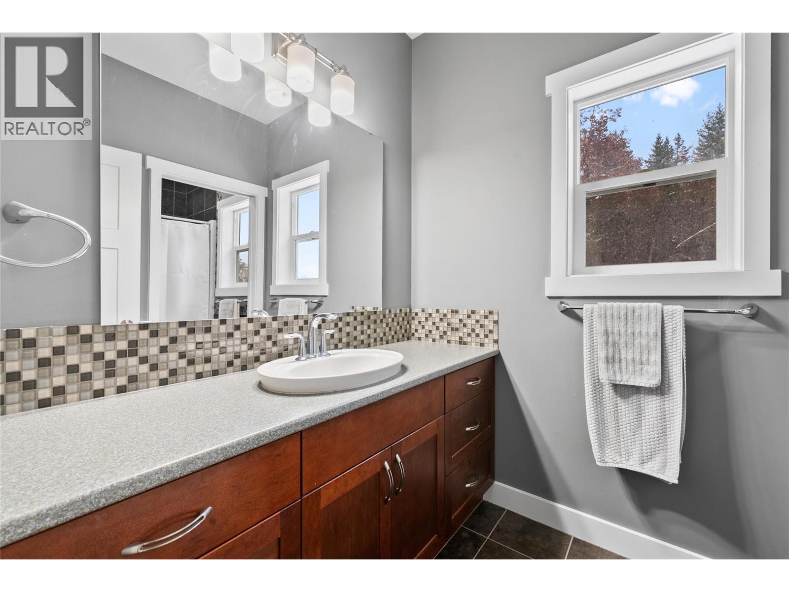 3751 65 Avenue Nw, Salmon Arm, British Columbia  V1E 3A5 - Photo 27 - 10370382