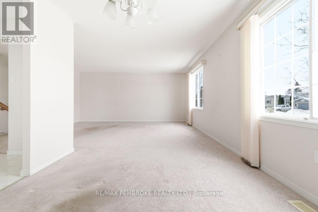 614 Weston Street, Pembroke, Ontario  K8A 3Y7 - Photo 13 - X12856040
