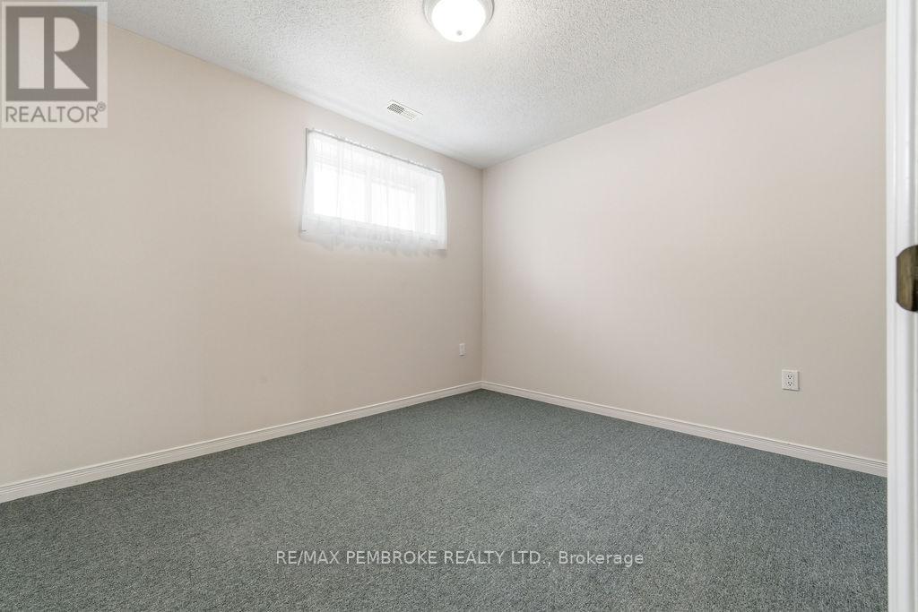 614 Weston Street, Pembroke, Ontario  K8A 3Y7 - Photo 26 - X12856040