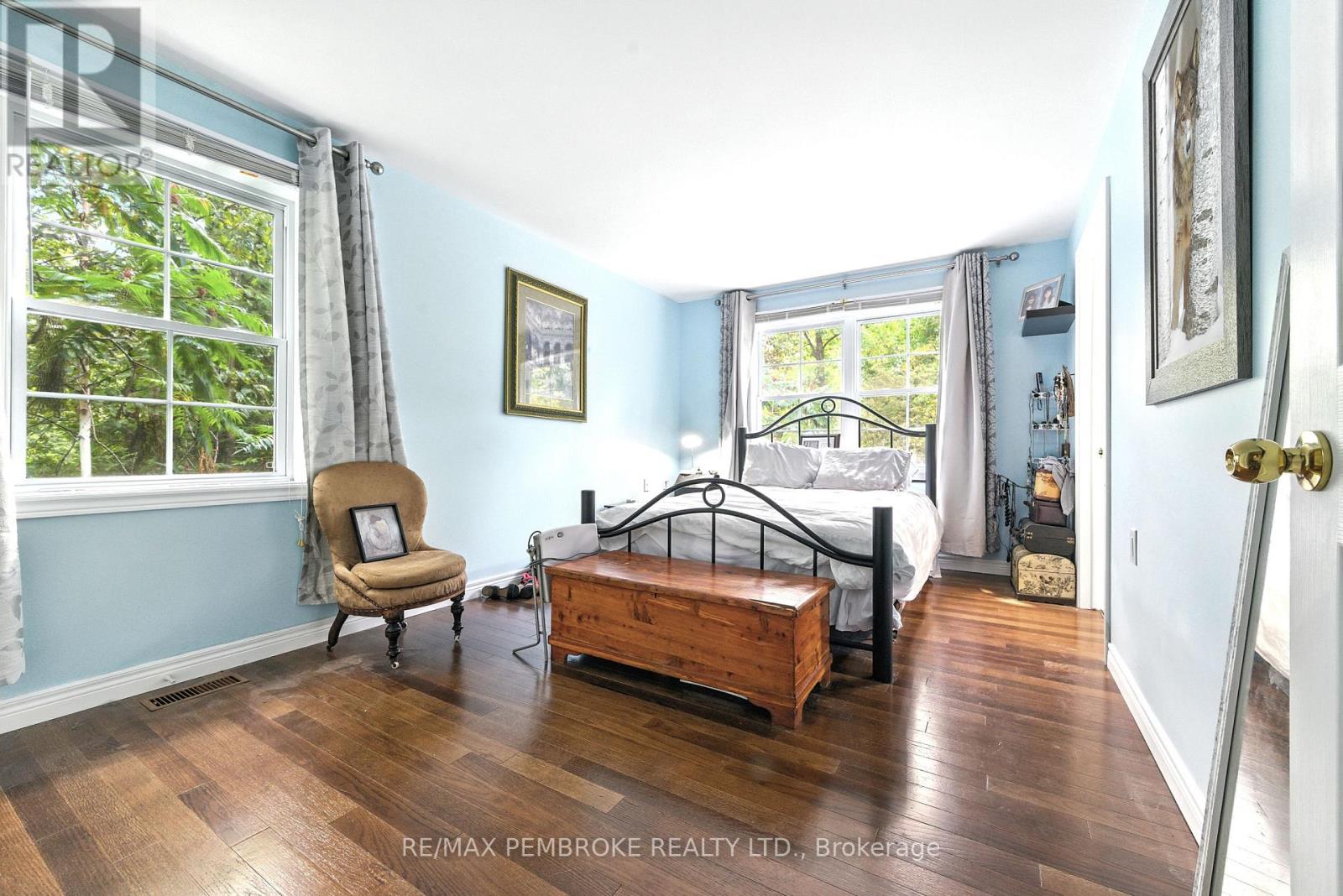 625 Forest Park Road, Laurentian Valley, Ontario  K8A 6W2 - Photo 19 - X12856154