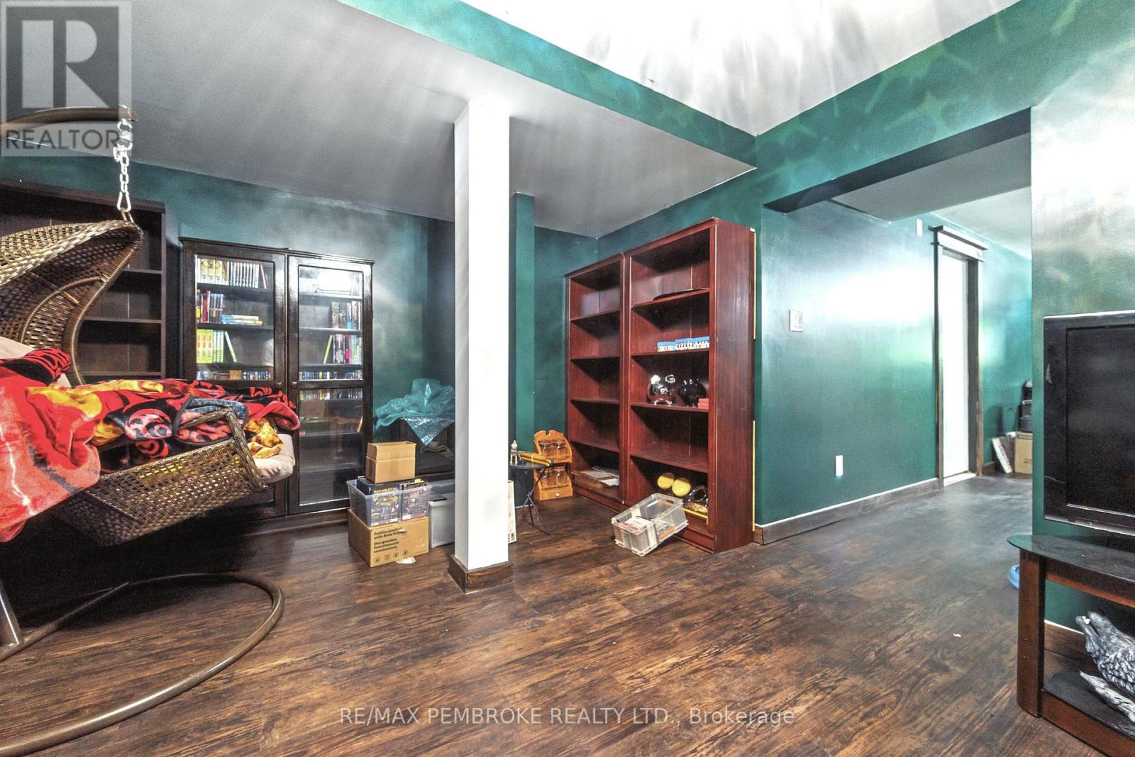 625 Forest Park Road, Laurentian Valley, Ontario  K8A 6W2 - Photo 27 - X12856154