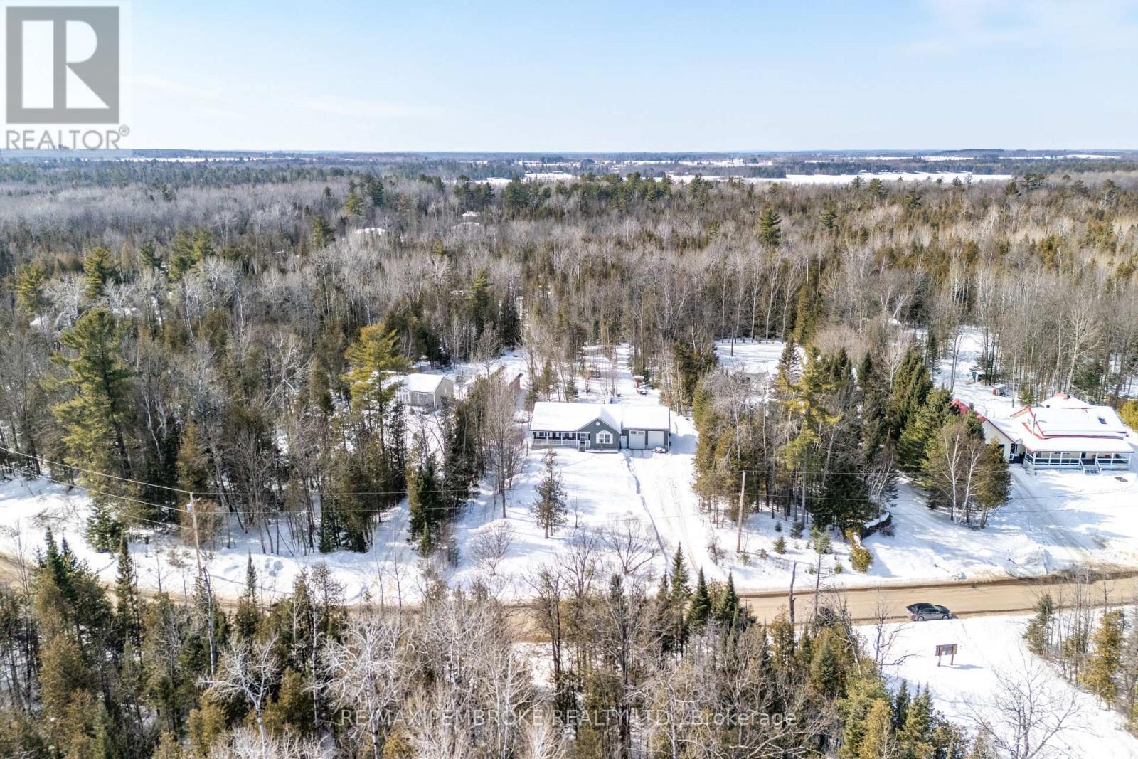 625 Forest Park Road, Laurentian Valley, Ontario  K8A 6W2 - Photo 33 - X12856154