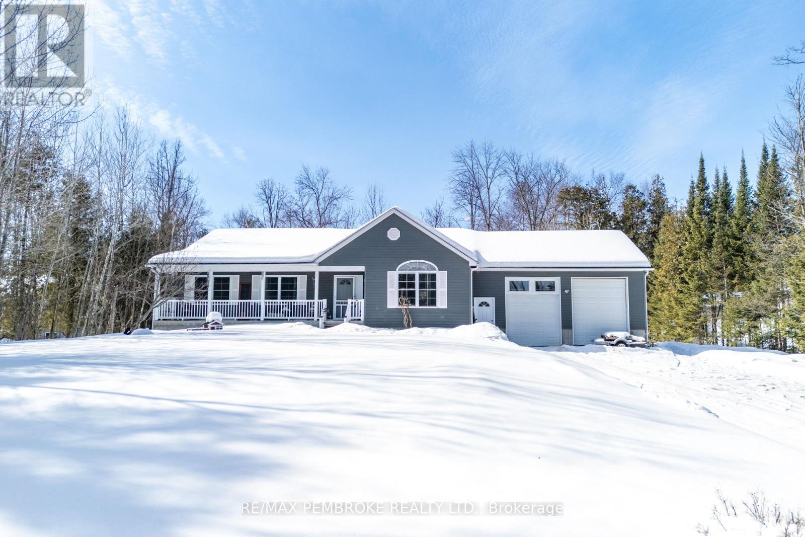 625 Forest Park Road, Laurentian Valley, Ontario  K8A 6W2 - Photo 4 - X12856154